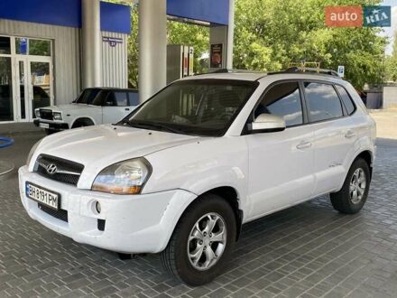 Білий Хендай Туксон, об'ємом двигуна 1.98 л та пробігом 225 тис. км за 8400 $, фото 1 на Automoto.ua