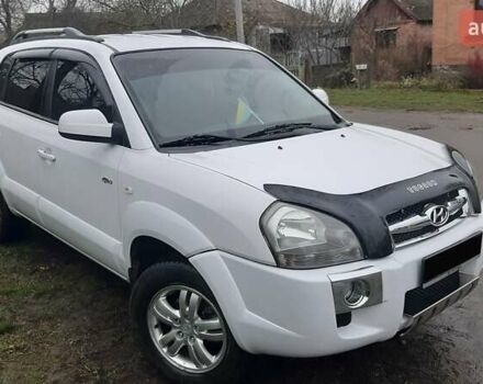 Белый Хендай Туксон, объемом двигателя 1.99 л и пробегом 191 тыс. км за 9300 $, фото 1 на Automoto.ua