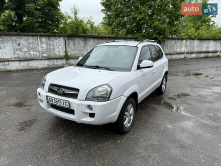 Хендай Туксон 2008 в Белой Церкве на Automoto.ua Белый Хендай Туксон, объемом двигателя 1.98 л и пробегом 190 тыс. км за 7700 $, фото 1 на Automoto.ua