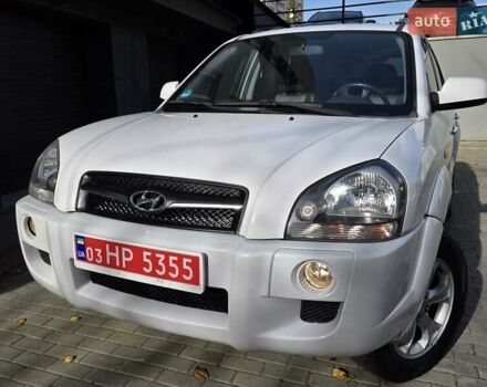 Хендай Туксон 2009 в Тернополе на Automoto.ua Белый Хендай Туксон, объемом двигателя 2 л и пробегом 212 тыс. км за 7350 $, фото 1 на Automoto.ua