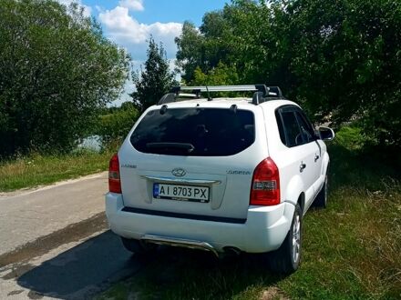 Хендай Туксон 2010 в Ирпене на Automoto.ua Белый Хендай Туксон, объемом двигателя 2 л и пробегом 220 тыс. км за 9200 $, фото 1 на Automoto.ua