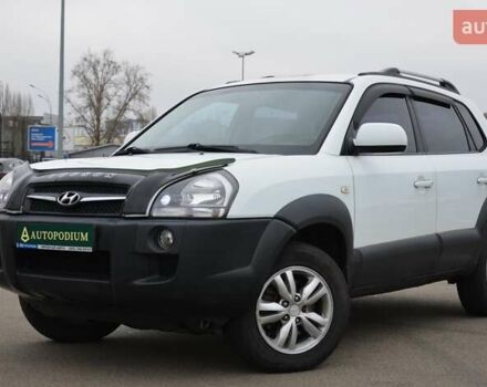 Белый Хендай Туксон, объемом двигателя 1.98 л и пробегом 186 тыс. км за 8777 $, фото 1 на Automoto.ua