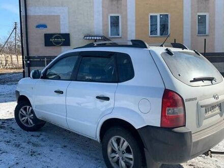 Хендай Туксон 2011 у Броварах на Automoto.ua Білий Хендай Туксон, об'ємом двигуна 1.98 л та пробігом 268 тис. км за 8300 $, фото 1 на Automoto.ua