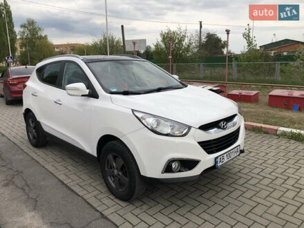 Хендай Туксон 2011 в Виннице на Automoto.ua Белый Хендай Туксон, объемом двигателя 2 л и пробегом 160 тыс. км за 13900 $, фото 1 на Automoto.ua