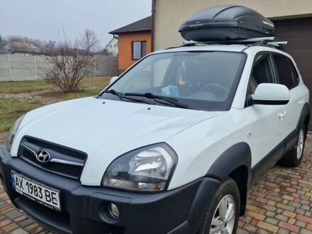 Хендай Туксон 2011 в Харькове на Automoto.ua Белый Хендай Туксон, объемом двигателя 2 л и пробегом 96 тыс. км за 11000 $, фото 1 на Automoto.ua