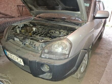 Хендай Туксон 2012 в Каменце-Подольском на Automoto.ua Белый Хендай Туксон, объемом двигателя 2 л и пробегом 500 тыс. км за 7937 $, фото 1 на Automoto.ua