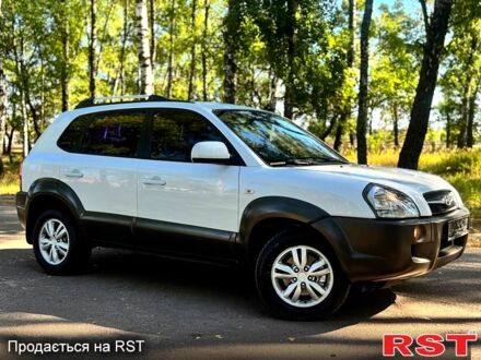 Хендай Туксон 2013 в Ахтырке на Automoto.ua Белый Хендай Туксон, объемом двигателя 2 л и пробегом 142 тыс. км за 10280 $, фото 1 на Automoto.ua