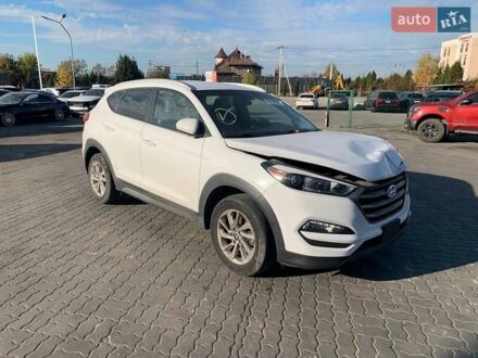 Хендай Туксон 2015 в Львове на Automoto.ua Белый Хендай Туксон, объемом двигателя 2 л и пробегом 142 тыс. км за 11900 $, фото 1 на Automoto.ua
