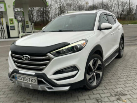 Белый Хендай Туксон, объемом двигателя 1.59 л и пробегом 156 тыс. км за 16000 $, фото 1 на Automoto.ua