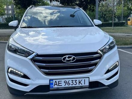 Хендай Туксон 2015 в Днепре (Днепропетровске) на Automoto.ua Белый Хендай Туксон, объемом двигателя 1.6 л и пробегом 109 тыс. км за 18900 $, фото 1 на Automoto.ua