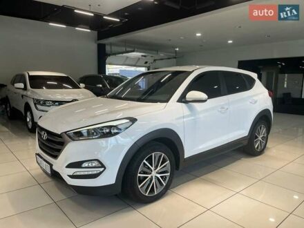 Хендай Туксон 2015 в Одессе на Automoto.ua Белый Хендай Туксон, объемом двигателя 2 л и пробегом 152 тыс. км за 18800 $, фото 1 на Automoto.ua