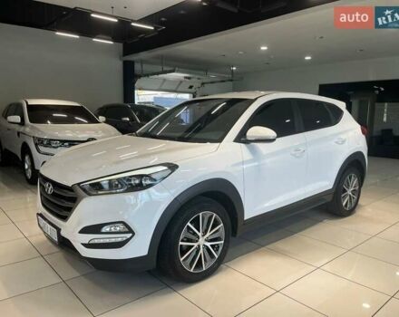 Белый Хендай Туксон, объемом двигателя 2 л и пробегом 152 тыс. км за 18800 $, фото 1 на Automoto.ua