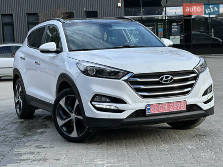 Хендай Туксон 2015 в Львове на Automoto.ua Белый Хендай Туксон, объемом двигателя 2 л и пробегом 167 тыс. км за 15999 $, фото 1 на Automoto.ua