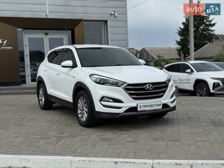 Белый Хендай Туксон, объемом двигателя 2 л и пробегом 200 тыс. км за 17500 $, фото 1 на Automoto.ua