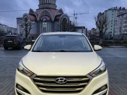 Белый Хендай Туксон, объемом двигателя 2 л и пробегом 158 тыс. км за 18000 $, фото 1 на Automoto.ua