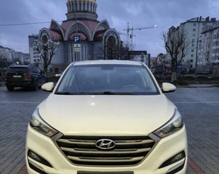 Белый Хендай Туксон, объемом двигателя 2 л и пробегом 158 тыс. км за 18000 $, фото 1 на Automoto.ua