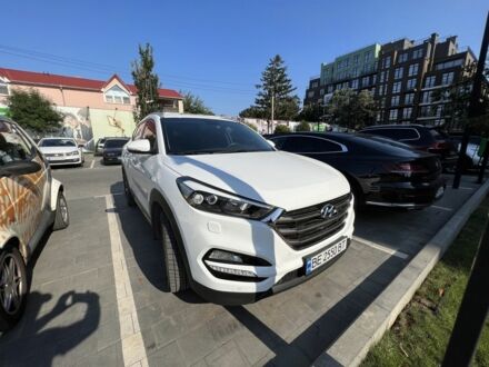 Белый Хендай Туксон, объемом двигателя 2 л и пробегом 86 тыс. км за 18999 $, фото 1 на Automoto.ua