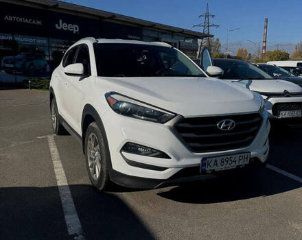 Хендай Туксон 2016 в Киеве на Automoto.ua Белый Хендай Туксон, объемом двигателя 2 л и пробегом 160 тыс. км за 14000 $, фото 1 на Automoto.ua