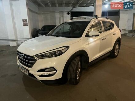 Хендай Туксон 2016 в Киеве на Automoto.ua Белый Хендай Туксон, объемом двигателя 1.59 л и пробегом 135 тыс. км за 17900 $, фото 1 на Automoto.ua