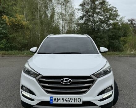 Белый Хендай Туксон, объемом двигателя 2 л и пробегом 174 тыс. км за 17950 $, фото 1 на Automoto.ua