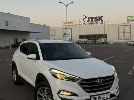 Белый Хендай Туксон, объемом двигателя 1.6 л и пробегом 80 тыс. км за 16500 $, фото 1 на Automoto.ua