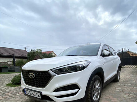 Белый Хендай Туксон, объемом двигателя 1.69 л и пробегом 210 тыс. км за 17200 $, фото 1 на Automoto.ua