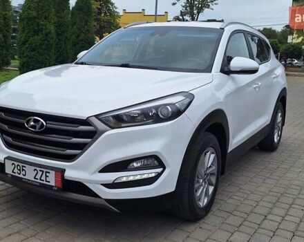 Белый Хендай Туксон, объемом двигателя 2 л и пробегом 221 тыс. км за 16500 $, фото 1 на Automoto.ua