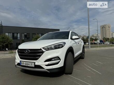 Хендай Туксон 2016 в Киеве на Automoto.ua Белый Хендай Туксон, объемом двигателя 1.59 л и пробегом 150 тыс. км за 14999 $, фото 1 на Automoto.ua