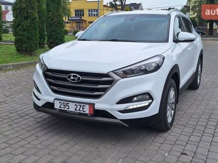 Хендай Туксон 2016 в Коломые на Automoto.ua Белый Хендай Туксон, объемом двигателя 2 л и пробегом 221 тыс. км за 16500 $, фото 1 на Automoto.ua