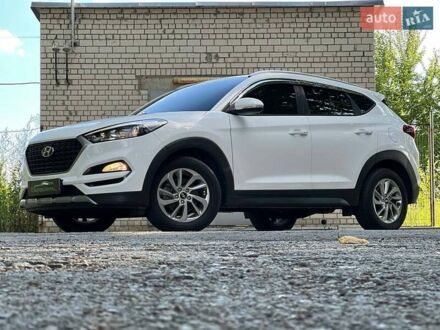 Хендай Туксон 2017 в Киеве на Automoto.ua Белый Хендай Туксон, объемом двигателя 1.7 л и пробегом 145 тыс. км за 17990 $, фото 1 на Automoto.ua