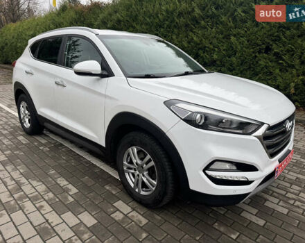 Білий Хендай Туксон, об'ємом двигуна 1.69 л та пробігом 178 тис. км за 12800 $, фото 1 на Automoto.ua