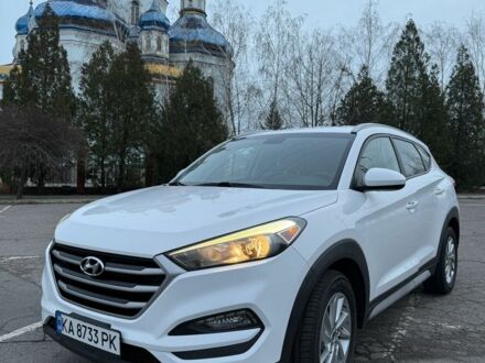 Белый Хендай Туксон, объемом двигателя 2 л и пробегом 136 тыс. км за 17500 $, фото 1 на Automoto.ua