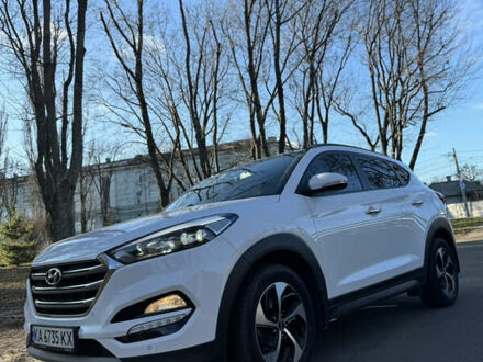 Білий Хендай Туксон, об'ємом двигуна 1.59 л та пробігом 157 тис. км за 16000 $, фото 1 на Automoto.ua
