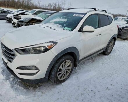 Белый Хендай Туксон, объемом двигателя 2 л и пробегом 74 тыс. км за 3800 $, фото 1 на Automoto.ua