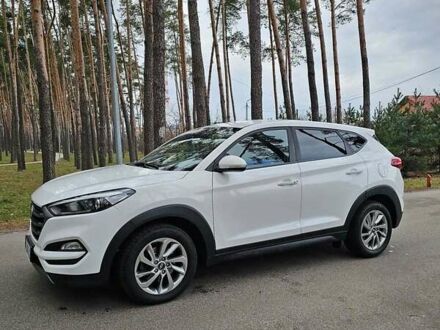 Хендай Туксон 2017 в Львове на Automoto.ua Белый Хендай Туксон, объемом двигателя 2 л и пробегом 194 тыс. км за 19300 $, фото 1 на Automoto.ua