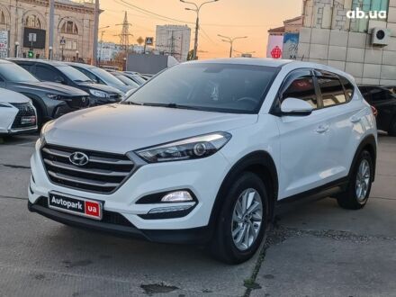 Хендай Туксон 2017 в Харькове на Automoto.ua Белый Хендай Туксон, объемом двигателя 2 л и пробегом 146 тыс. км за 16490 $, фото 1 на Automoto.ua