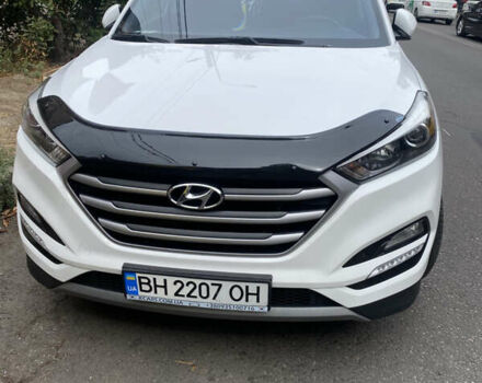 Белый Хендай Туксон, объемом двигателя 2 л и пробегом 174 тыс. км за 23000 $, фото 1 на Automoto.ua