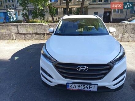 Хендай Туксон 2017 в Киеве на Automoto.ua Белый Хендай Туксон, объемом двигателя 2 л и пробегом 106 тыс. км за 16000 $, фото 1 на Automoto.ua