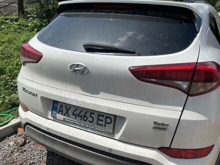 Білий Хендай Туксон, об'ємом двигуна 1.6 л та пробігом 73 тис. км за 6000 $, фото 1 на Automoto.ua