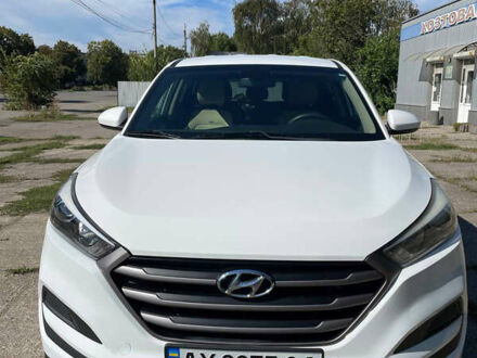 Білий Хендай Туксон, об'ємом двигуна 2 л та пробігом 64 тис. км за 18500 $, фото 1 на Automoto.ua