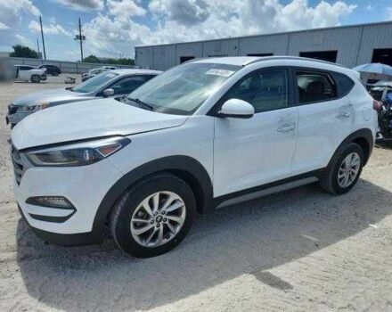 Белый Хендай Туксон, объемом двигателя 2 л и пробегом 35 тыс. км за 2900 $, фото 1 на Automoto.ua