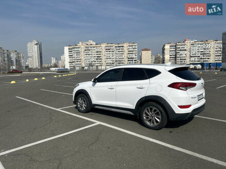Хендай Туксон 2018 в Киеве на Automoto.ua Белый Хендай Туксон, объемом двигателя 2 л и пробегом 146 тыс. км за 21600 $, фото 1 на Automoto.ua