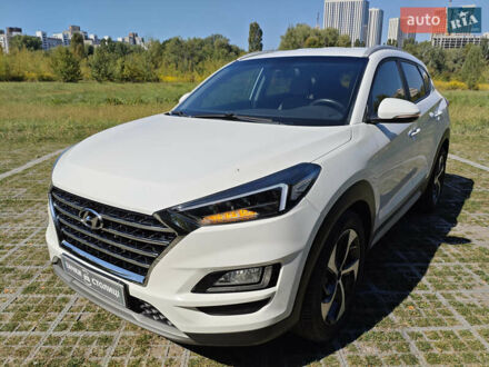 Хендай Туксон 2018 в Киеве на Automoto.ua Белый Хендай Туксон, объемом двигателя 2.36 л и пробегом 75 тыс. км за 17300 $, фото 1 на Automoto.ua