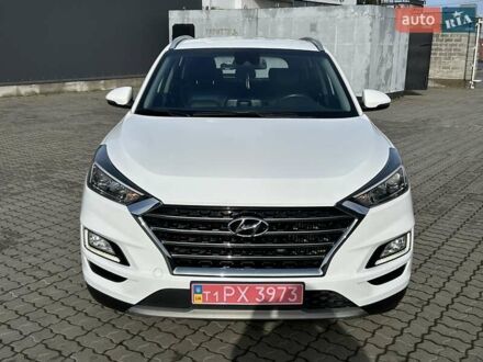 Белый Хендай Туксон, объемом двигателя 2 л и пробегом 169 тыс. км за 21500 $, фото 1 на Automoto.ua