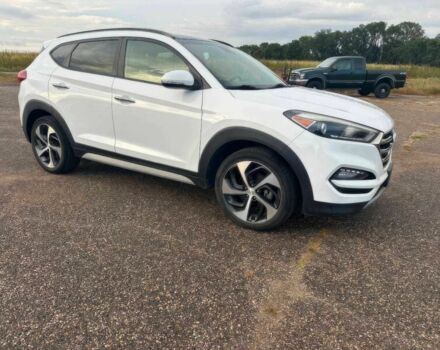 Белый Хендай Туксон, объемом двигателя 1.6 л и пробегом 48 тыс. км за 9200 $, фото 1 на Automoto.ua