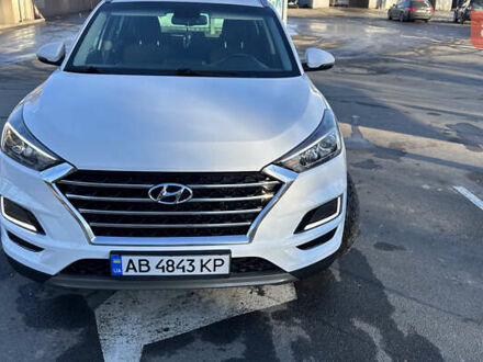 Белый Хендай Туксон, объемом двигателя 2 л и пробегом 270 тыс. км за 19800 $, фото 1 на Automoto.ua