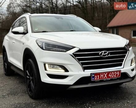 Білий Хендай Туксон, об'ємом двигуна 2 л та пробігом 114 тис. км за 23900 $, фото 1 на Automoto.ua
