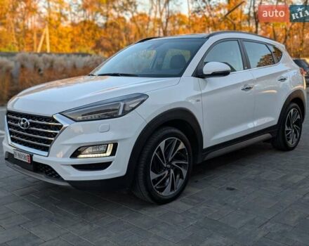 Белый Хендай Туксон, объемом двигателя 1.6 л и пробегом 152 тыс. км за 21950 $, фото 1 на Automoto.ua
