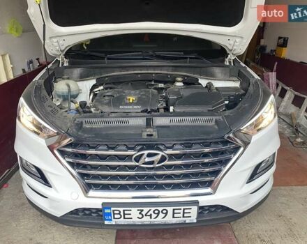 Білий Хендай Туксон, об'ємом двигуна 2 л та пробігом 40 тис. км за 20700 $, фото 1 на Automoto.ua