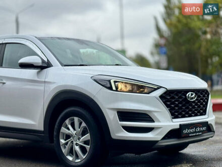 Хендай Туксон 2019 в Николаеве на Automoto.ua Белый Хендай Туксон, объемом двигателя 2 л и пробегом 56 тыс. км за 20999 $, фото 1 на Automoto.ua